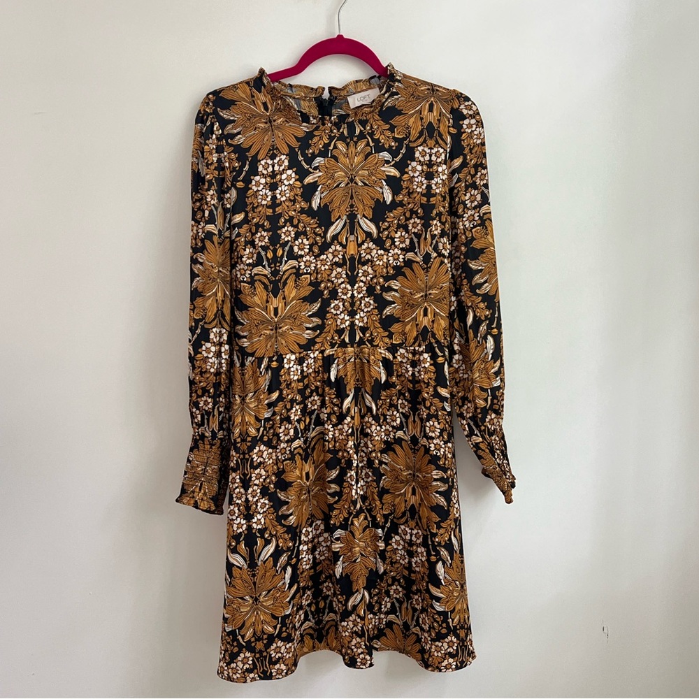 LOFT Super cute dress.